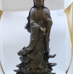QUAN ÂM ĐỨNG