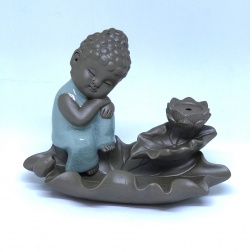 CHÚ TIỂU BÊN LÁ SEN