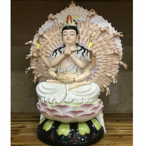 TƯỢNG BỒ TÁT NGHÌN TAY
